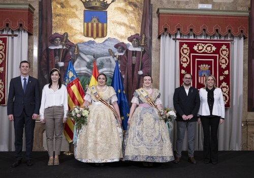 La Diputació de Castelló rep a les Falleres Majors de la Vall d'Uixó La Diputació de Castelló rep a les Falleres Majors de la Vall d'Uixó